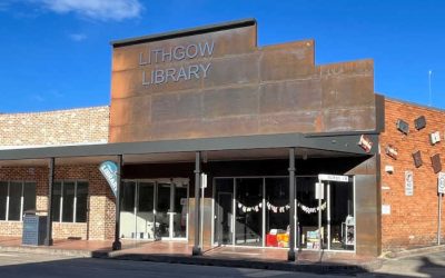 Paul Toole MP Views New Lithgow Library Façade