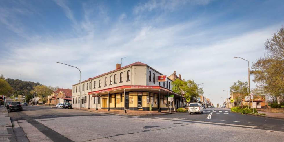 Main Street Footpath Program Progressing